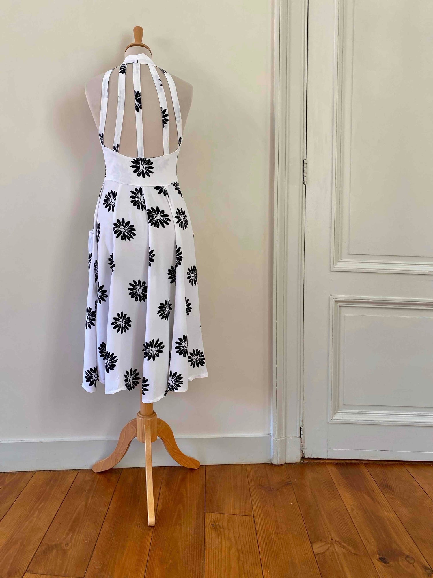 Floral backless dress