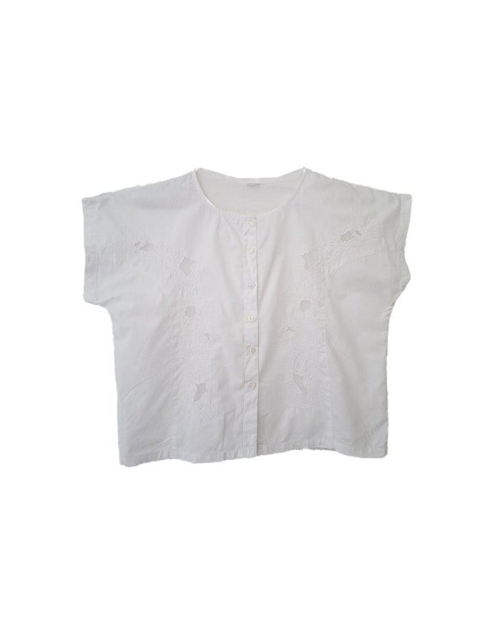 Top en dentelle et broderie