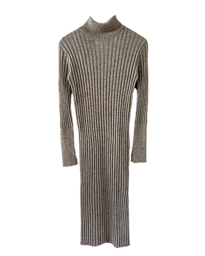 Robe col roulé en laine