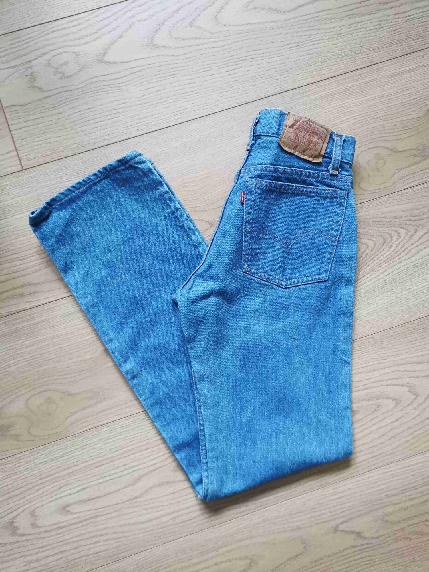 Jean Levi's 701 W26 L34