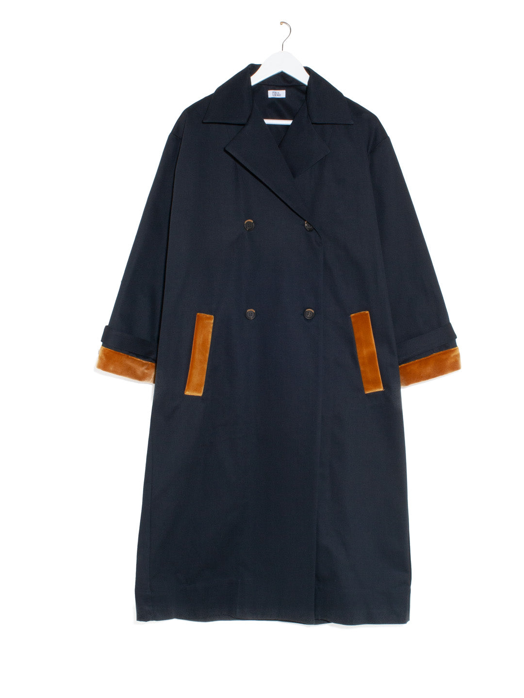 COTTON TRENCH, IMPERMEABILE, IMPERMEABILE DI COTONE, TRENCH, MADE IN ITALY, HANDMADE, FATTO A MANO, CAPPOTTO, MEZZA STAGIONE, MID SEASON COAT, FALL/WINTER 22, AUTUNNO INVERNO 22, VELLUTO, VELVET, OVERSIZE TRENCH, OVERIZE COAT, LOOSE FIT, CAPPOTTO MILITARE, MILITARY TRENCH, CAPPOTTO DOPPIOPETTO, TRENCH DOPPIOPETTO