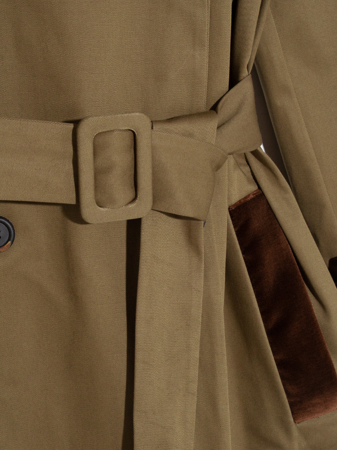 COTTON TRENCH, IMPERMEABILE, IMPERMEABILE DI COTONE, TRENCH, MADE IN ITALY, HANDMADE, FATTO A MANO, CAPPOTTO, MEZZA STAGIONE, MID SEASON COAT, FALL/WINTER 22, AUTUNNO INVERNO 22, VELLUTO, VELVET, OVERSIZE TRENCH, OVERIZE COAT, LOOSE FIT, CAPPOTTO MILITARE, MILITARY TRENCH, CAPPOTTO DOPPIOPETTO, TRENCH DOPPIOPETTO