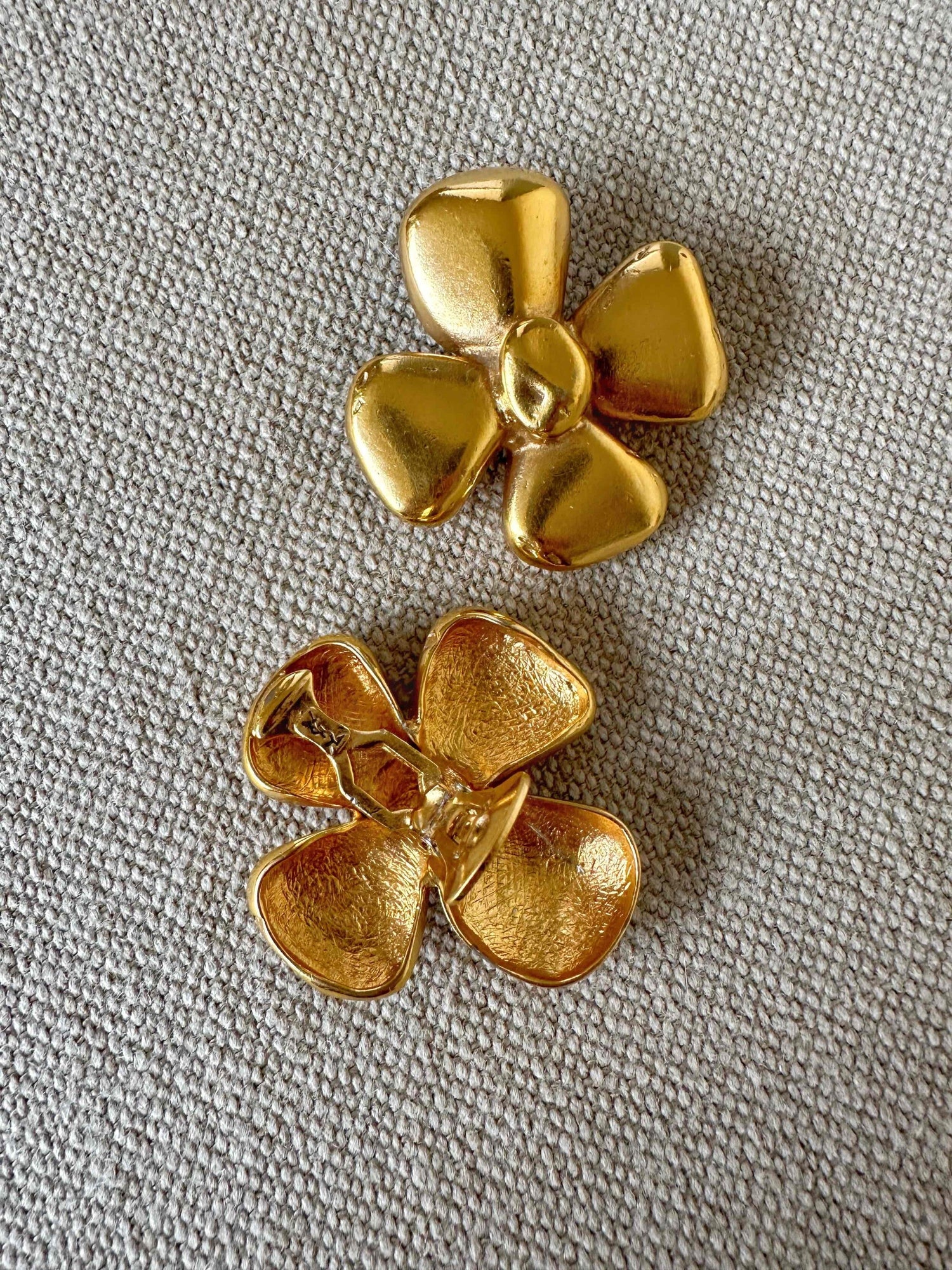 Boucles d'oreilles Yves Saint Laurent