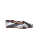 handmade in Turkey, handmade shoes, bohemian shoes, ETHICAL FASHION, CRAFTSMANSHIP, SUSTAINABLE FASHION, TRADITIONAL FASHION, ETHNIC FASHION, BOHEMIAN FASHION, traditional fabric, carpet shoes, scarpe di kilim turche, scarpe turche, fatte a mano, tessuti tradizionali, MODA ETICA,  MODA SOSTENIBILE, MODA TRADIZIONALE, MODA ETNICA, VESTITI BOHEMIAN, silk shoes, silk, silk ikat, ikat shoes