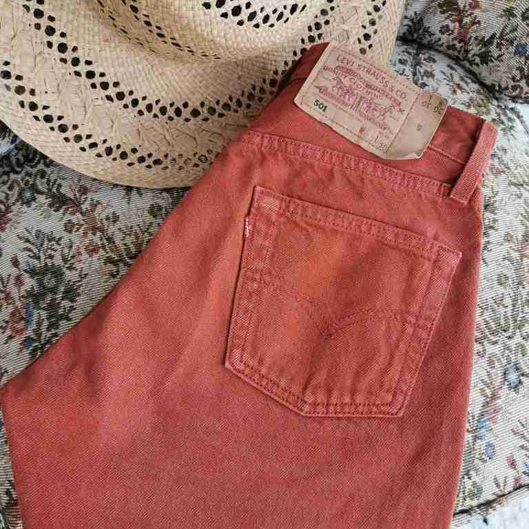 Short Levi's 501 W30.