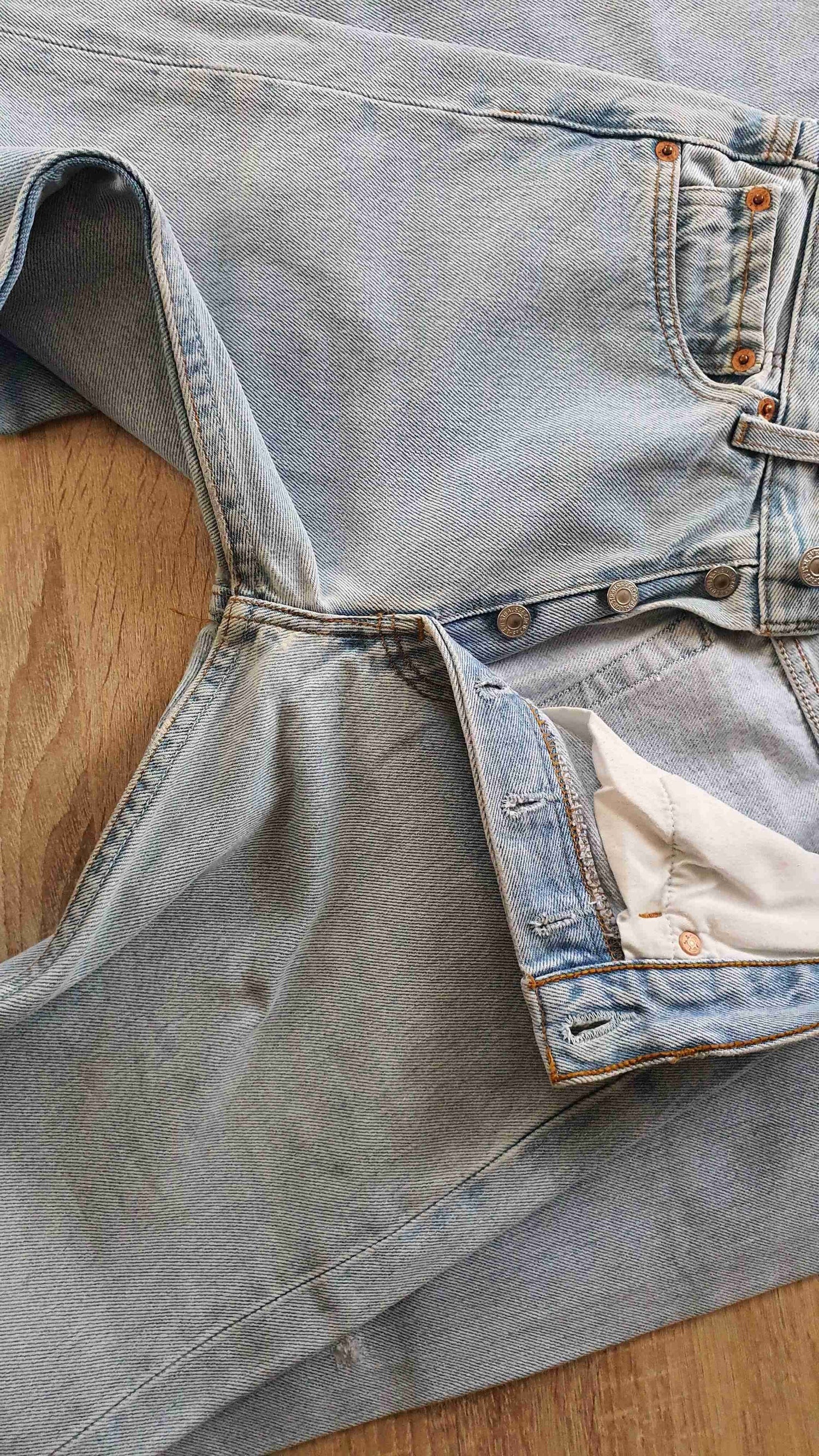 Jean Levi's 501 W37L34