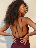 Robe Burgundy Blush dos nu