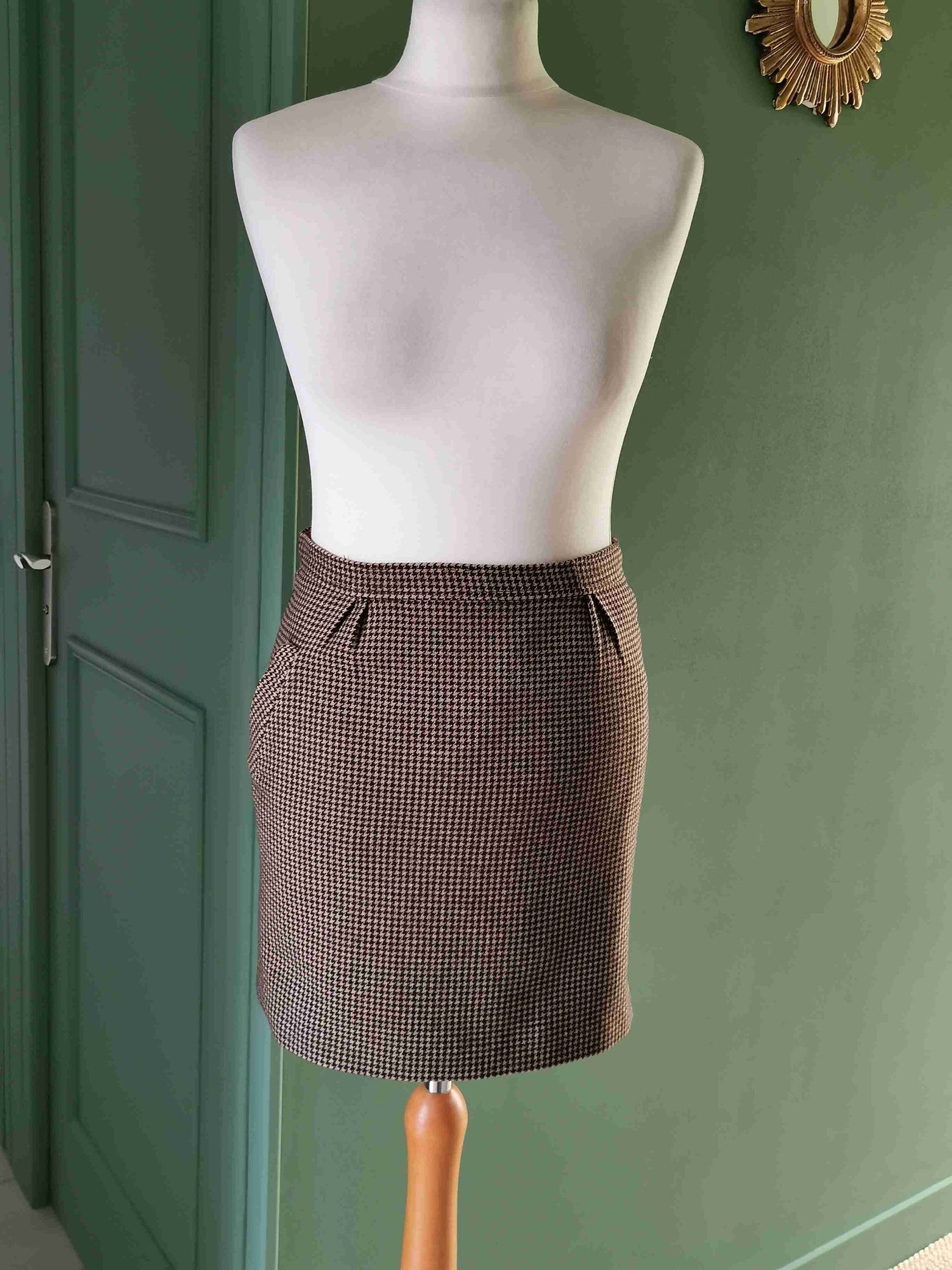 Houndstooth mini skirt