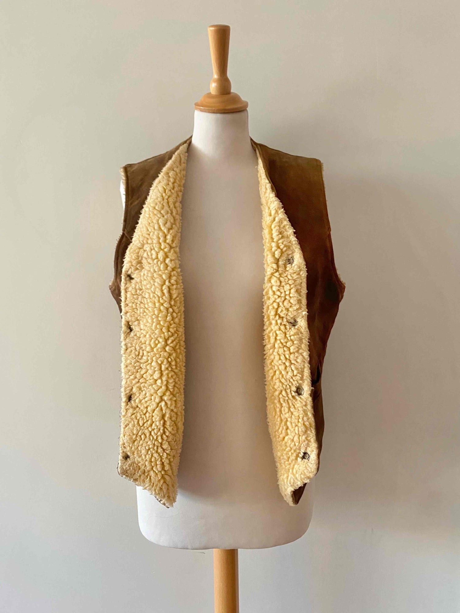 Gilet en peau lainée