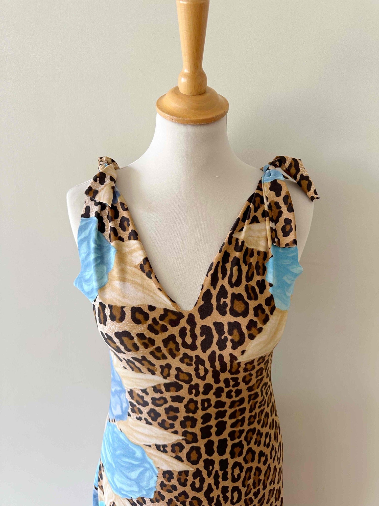 Leopard print dress with flowers