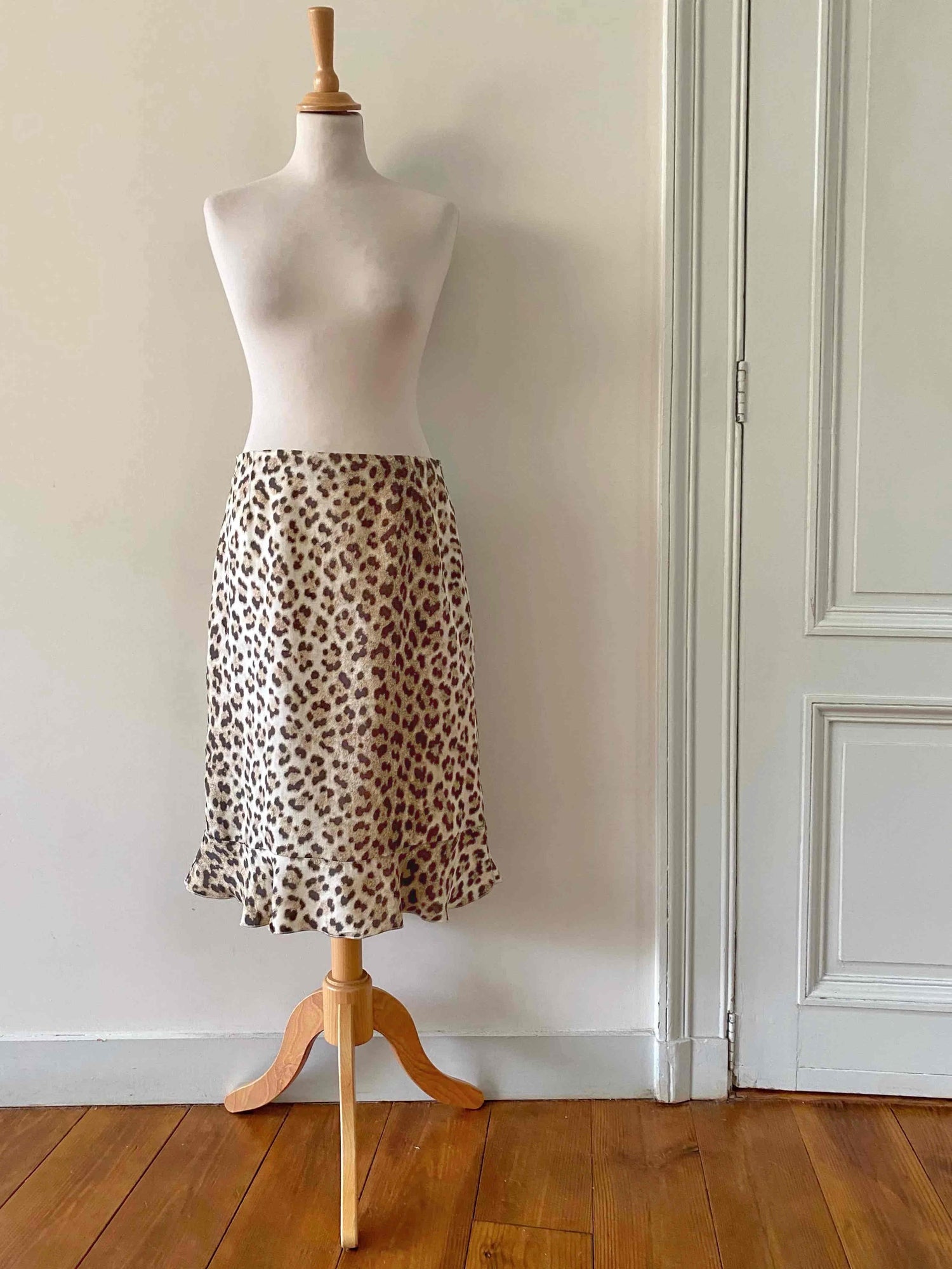 Leopard print midi skirt