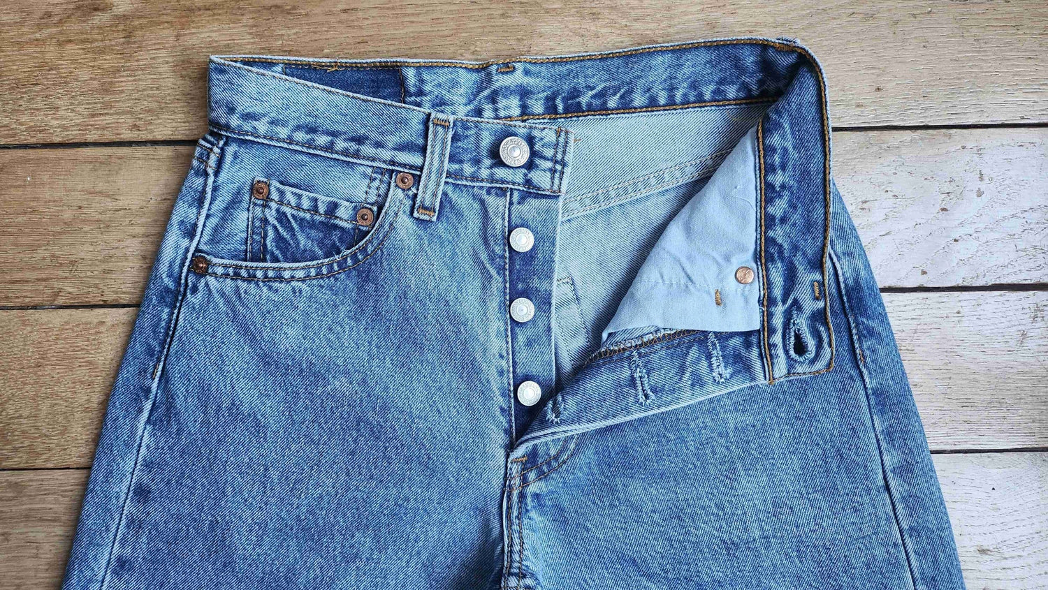 Jean Levi's 501 W26L32