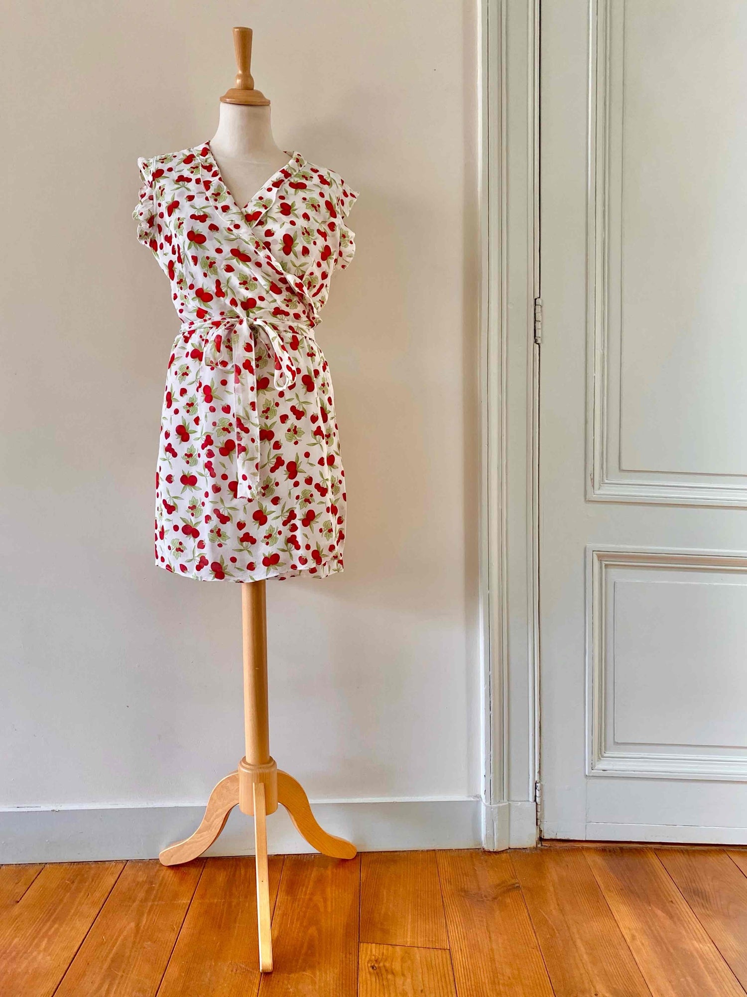 Robe cache-coeur à cerises