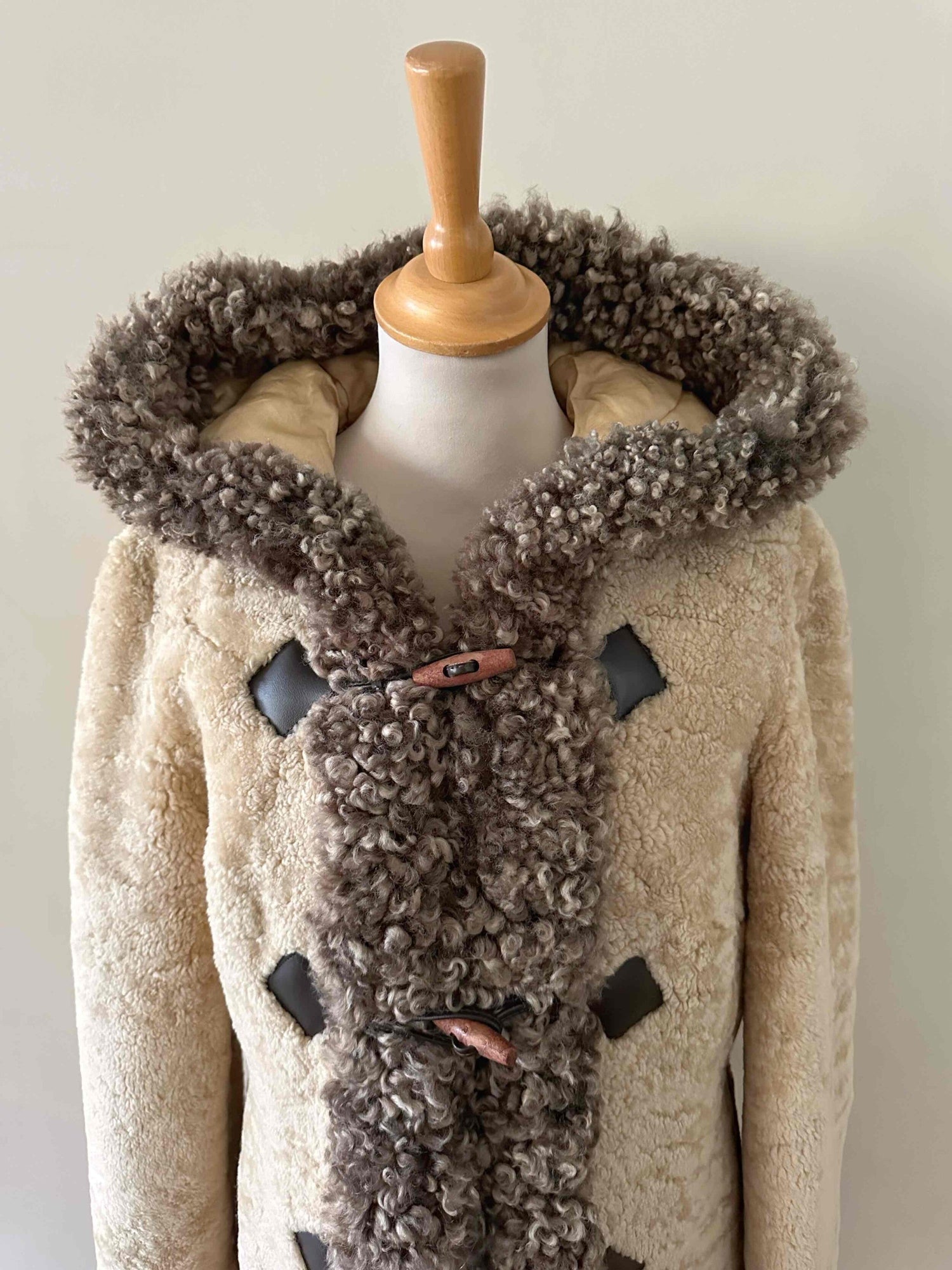 Manteau en peau lainée