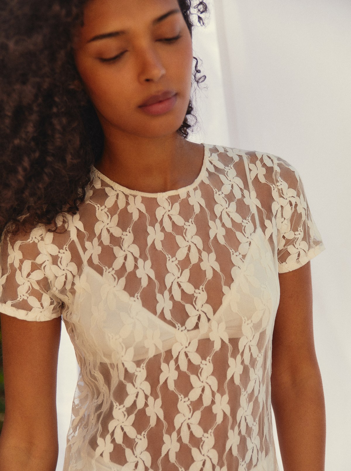 Robe Forever Lace transparente