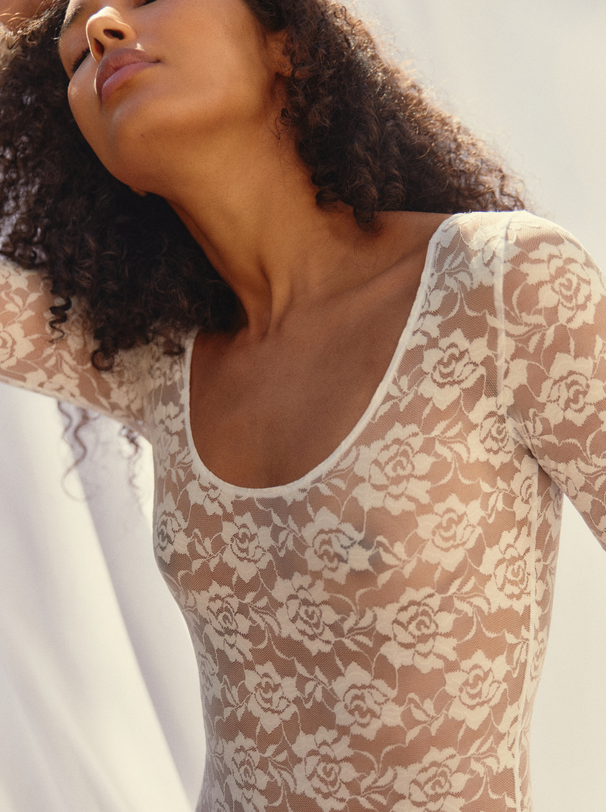 Body White Roses motif fleurs