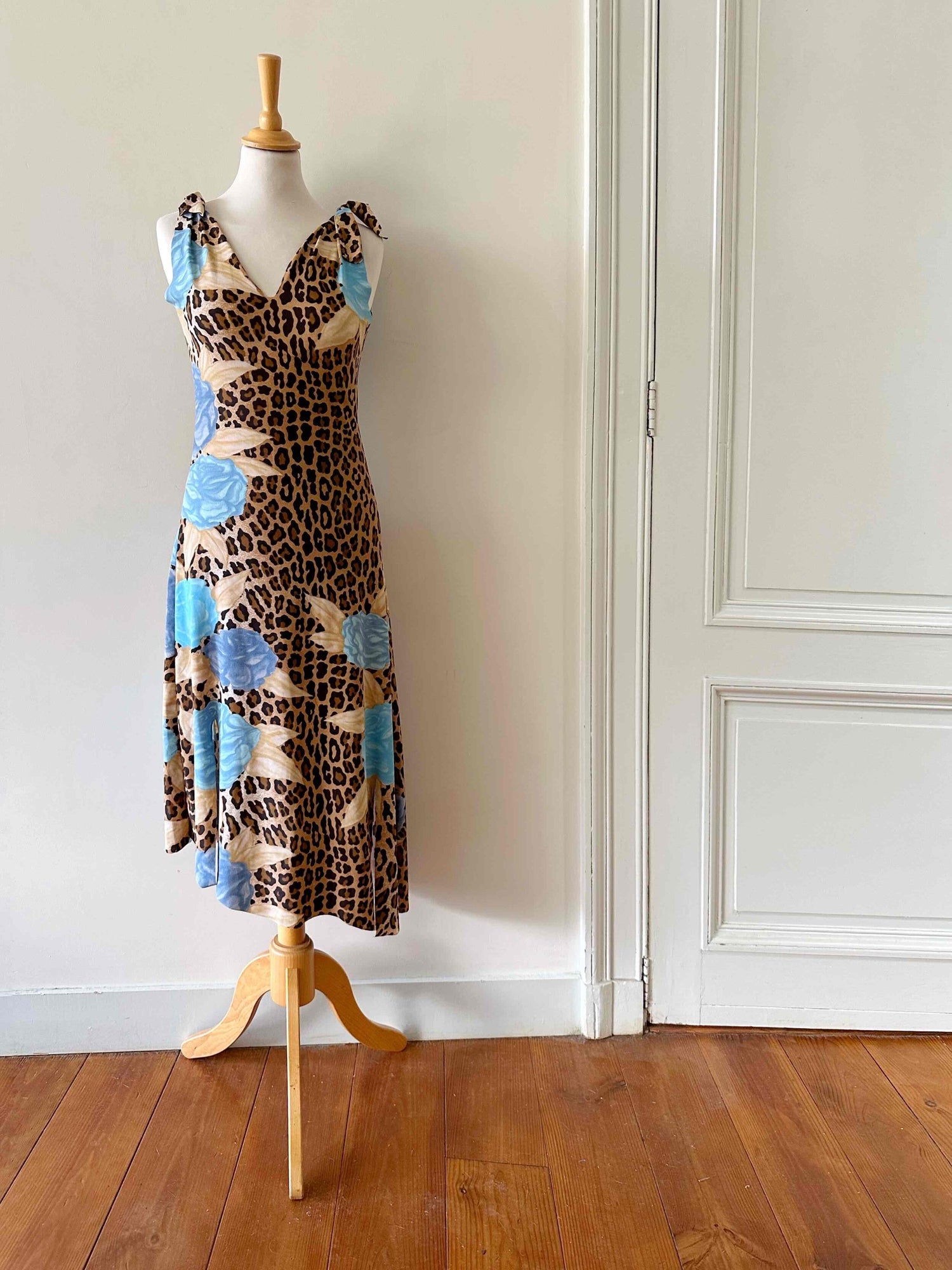 Leopard print dress with flowers