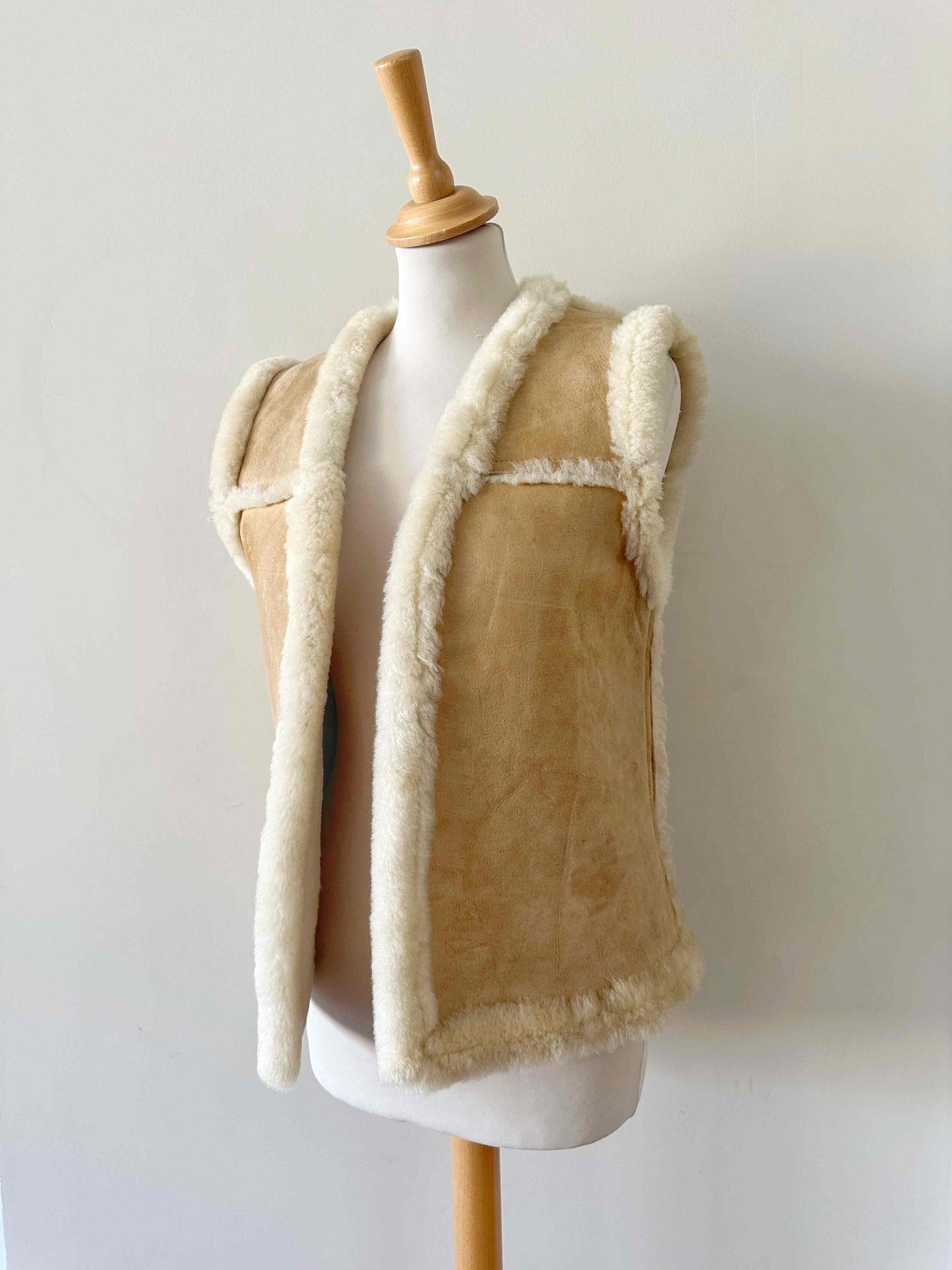 Gilet en peau lainée