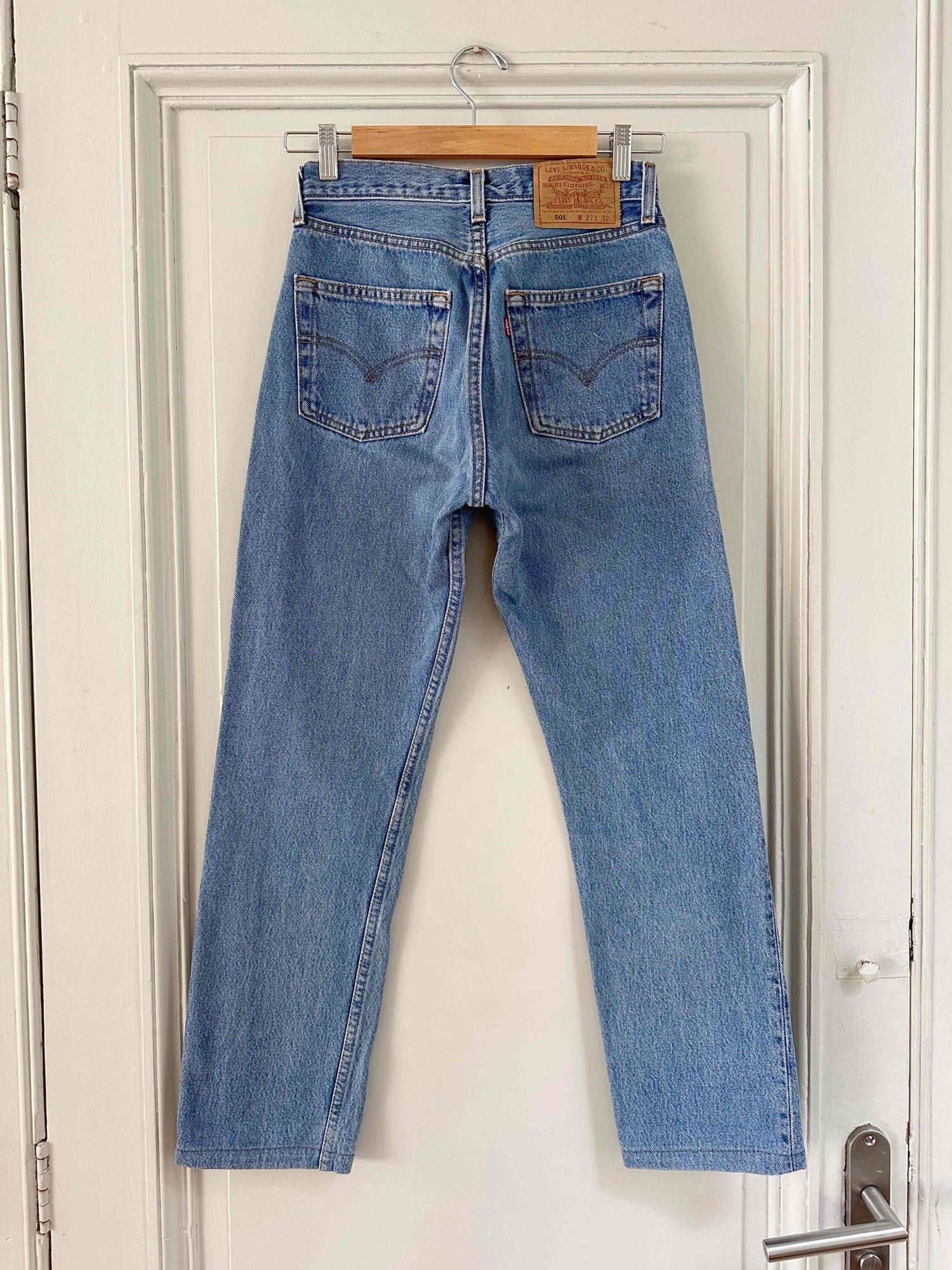 Jean Levi's 501 W27 L32