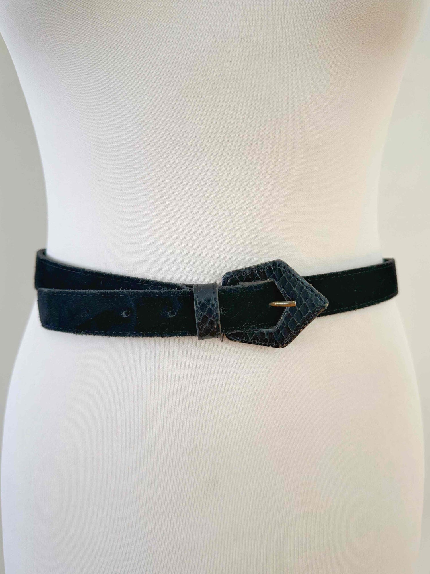 Suede belt