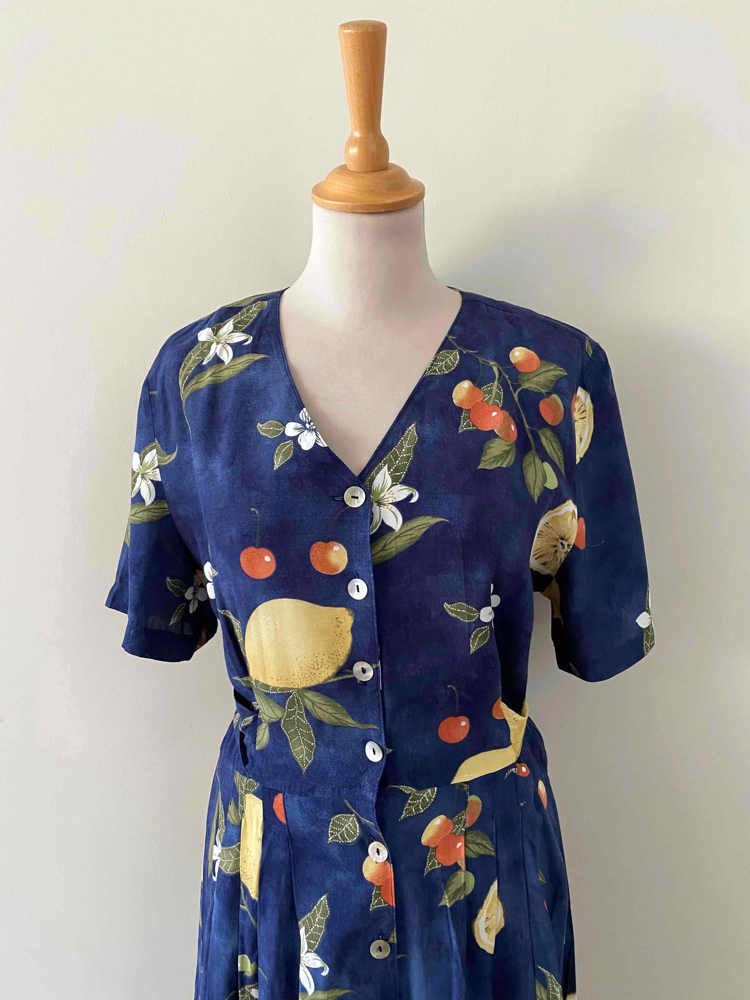 Button-front dress with fruit print