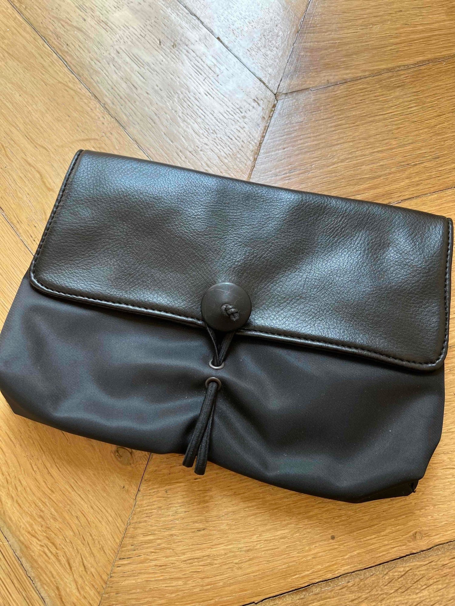 Leather pouch