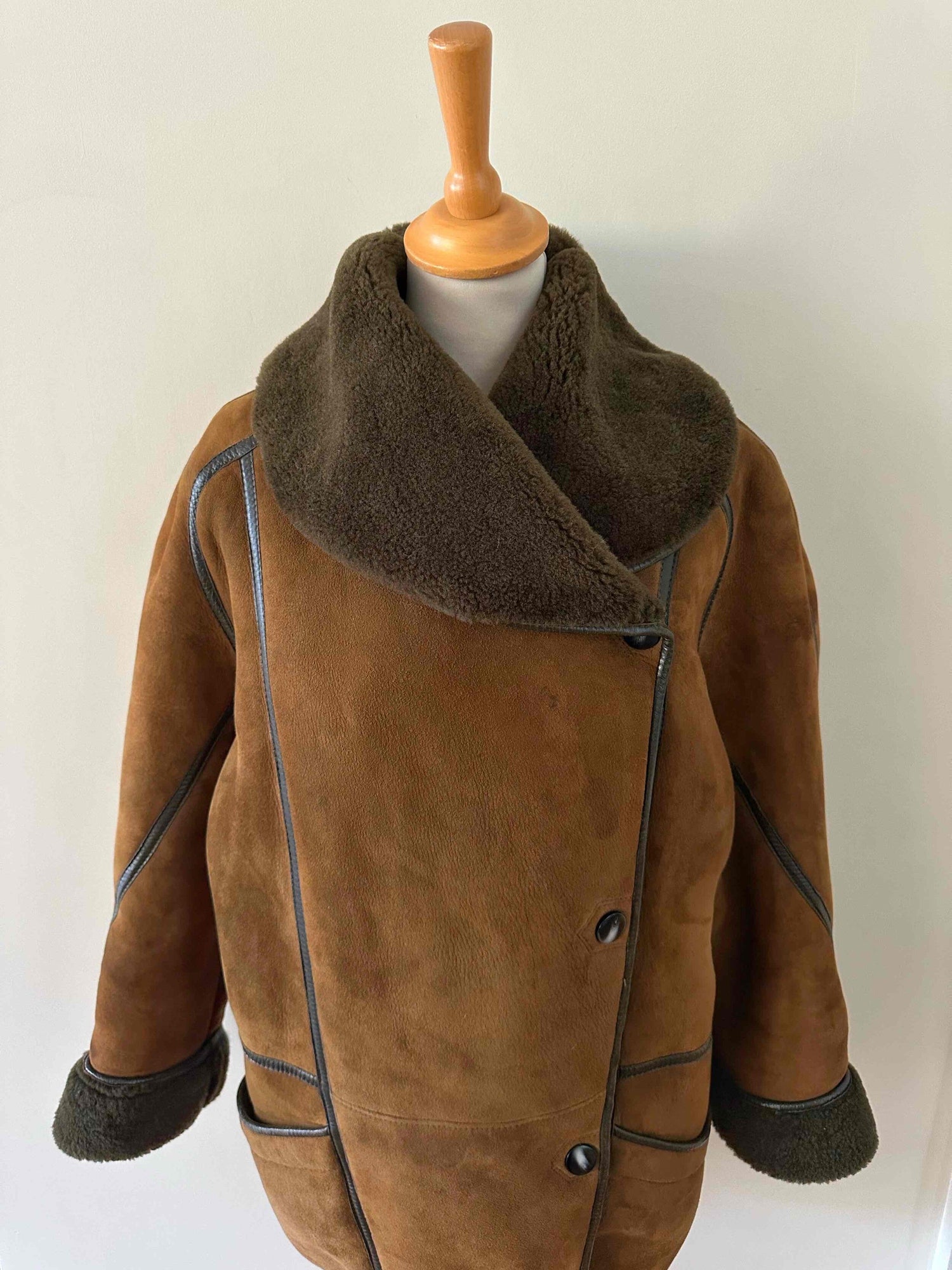 Manteau en peau lainée