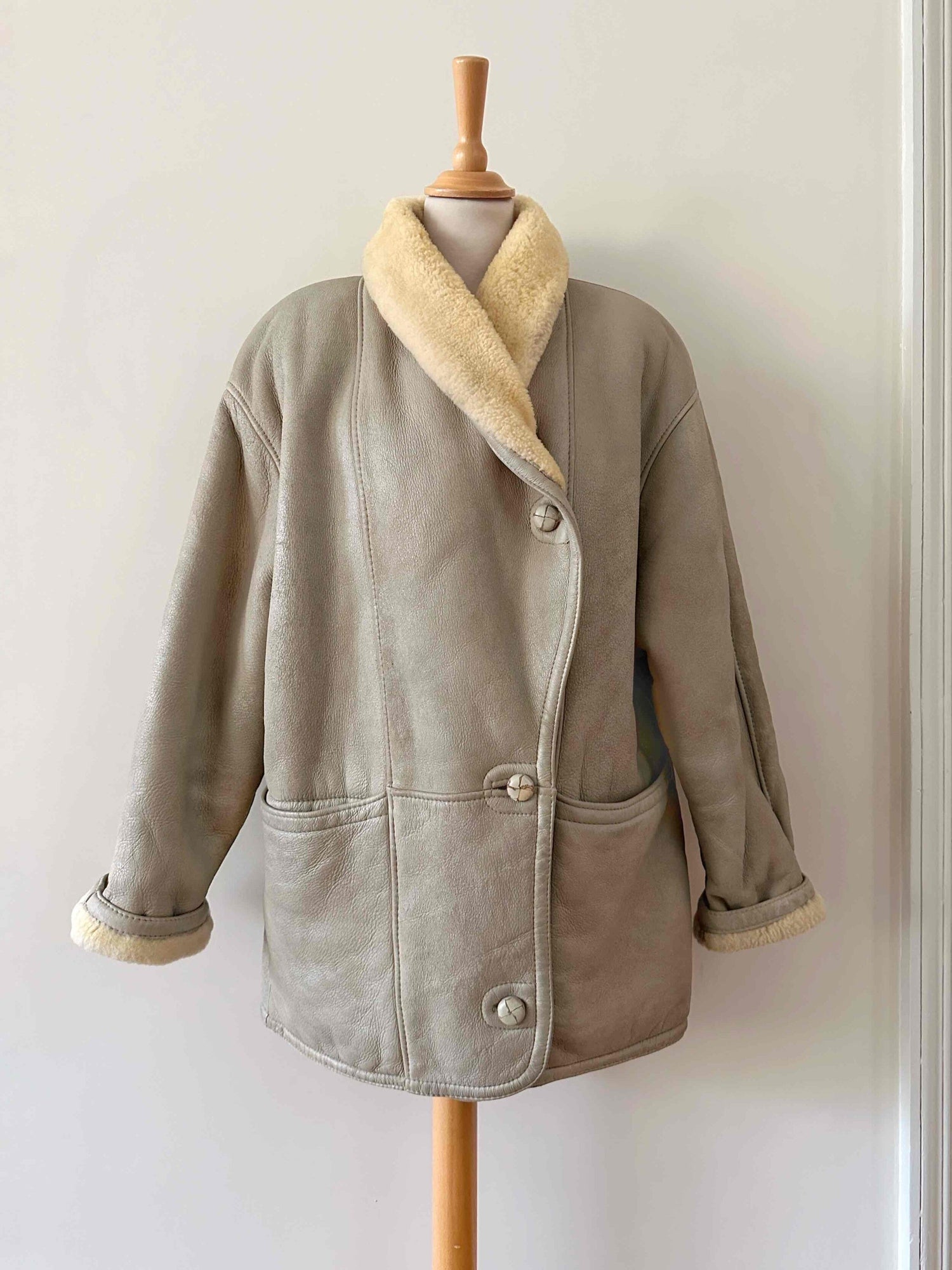 Manteau en peau lainée