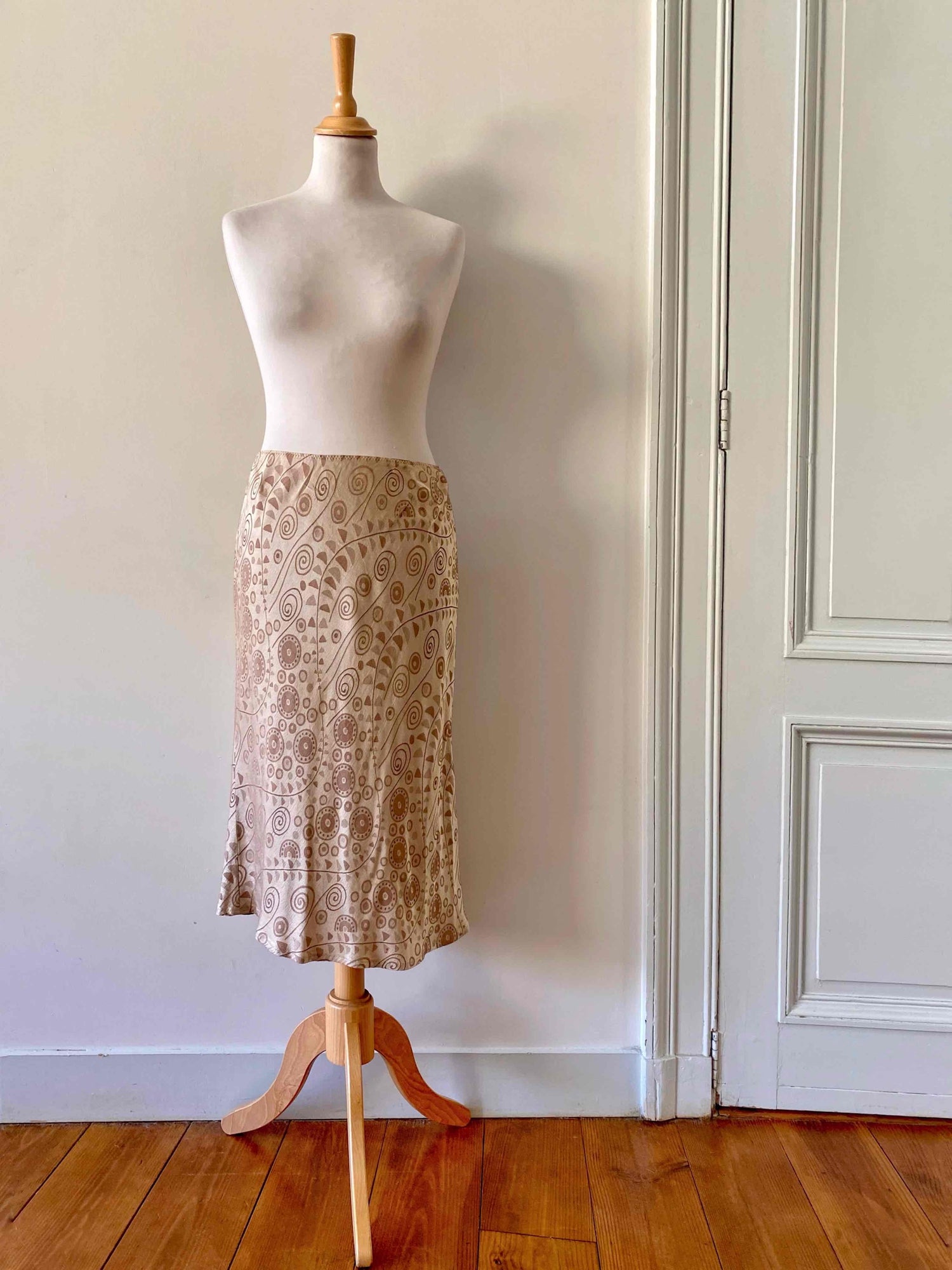 Beige viscose satin damask midi skirt