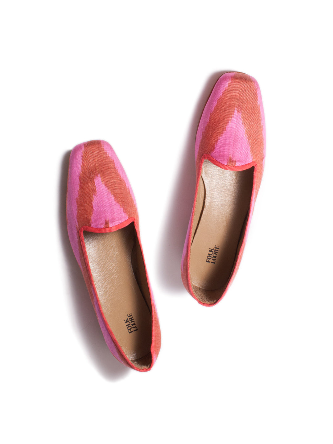 handmade in Turkey, handmade shoes, bohemian shoes, ETHICAL FASHION, CRAFTSMANSHIP, SUSTAINABLE FASHION, TRADITIONAL FASHION, ETHNIC FASHION, BOHEMIAN FASHION, traditional fabric, carpet shoes, scarpe di kilim turche, scarpe turche, fatte a mano, tessuti tradizionali, MODA ETICA,  MODA SOSTENIBILE, MODA TRADIZIONALE, MODA ETNICA, VESTITI BOHEMIAN, silk shoes, silk, silk ikat, ikat shoes