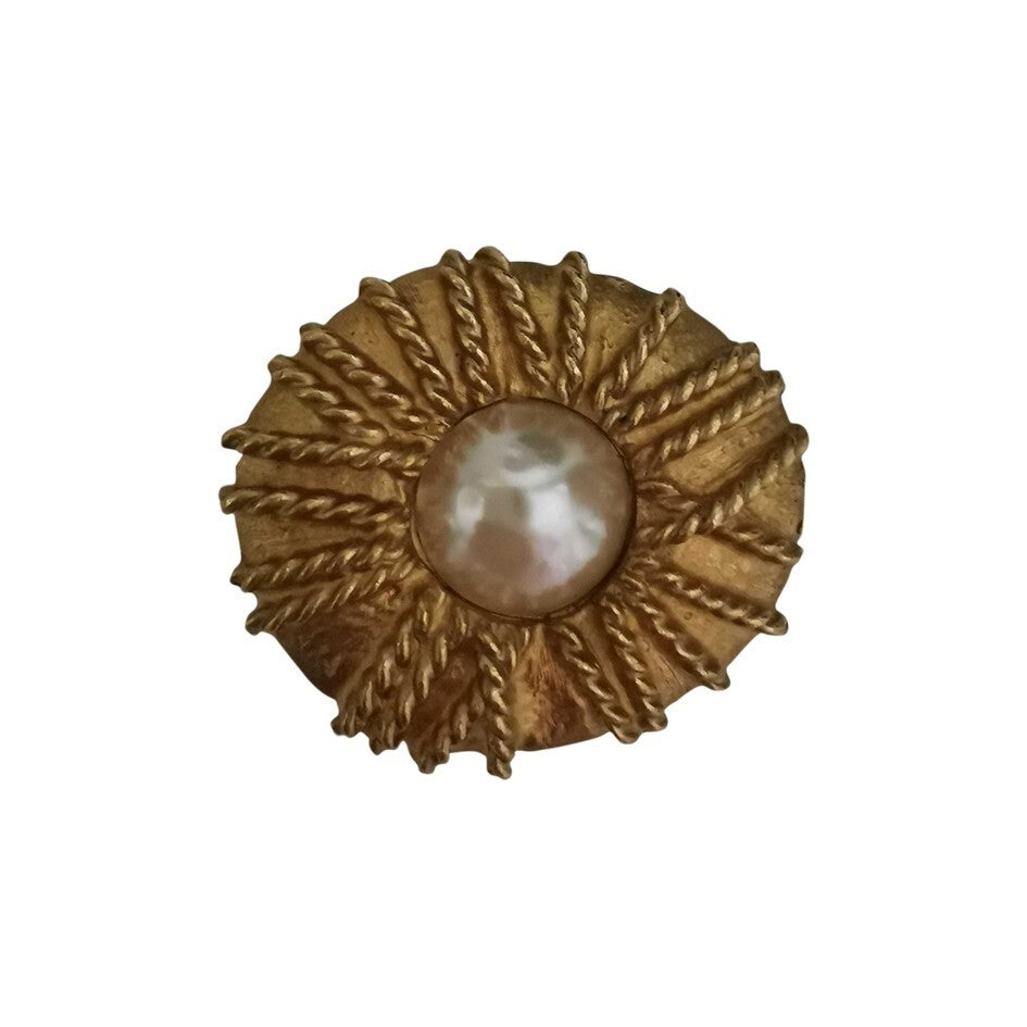 Broche dorée