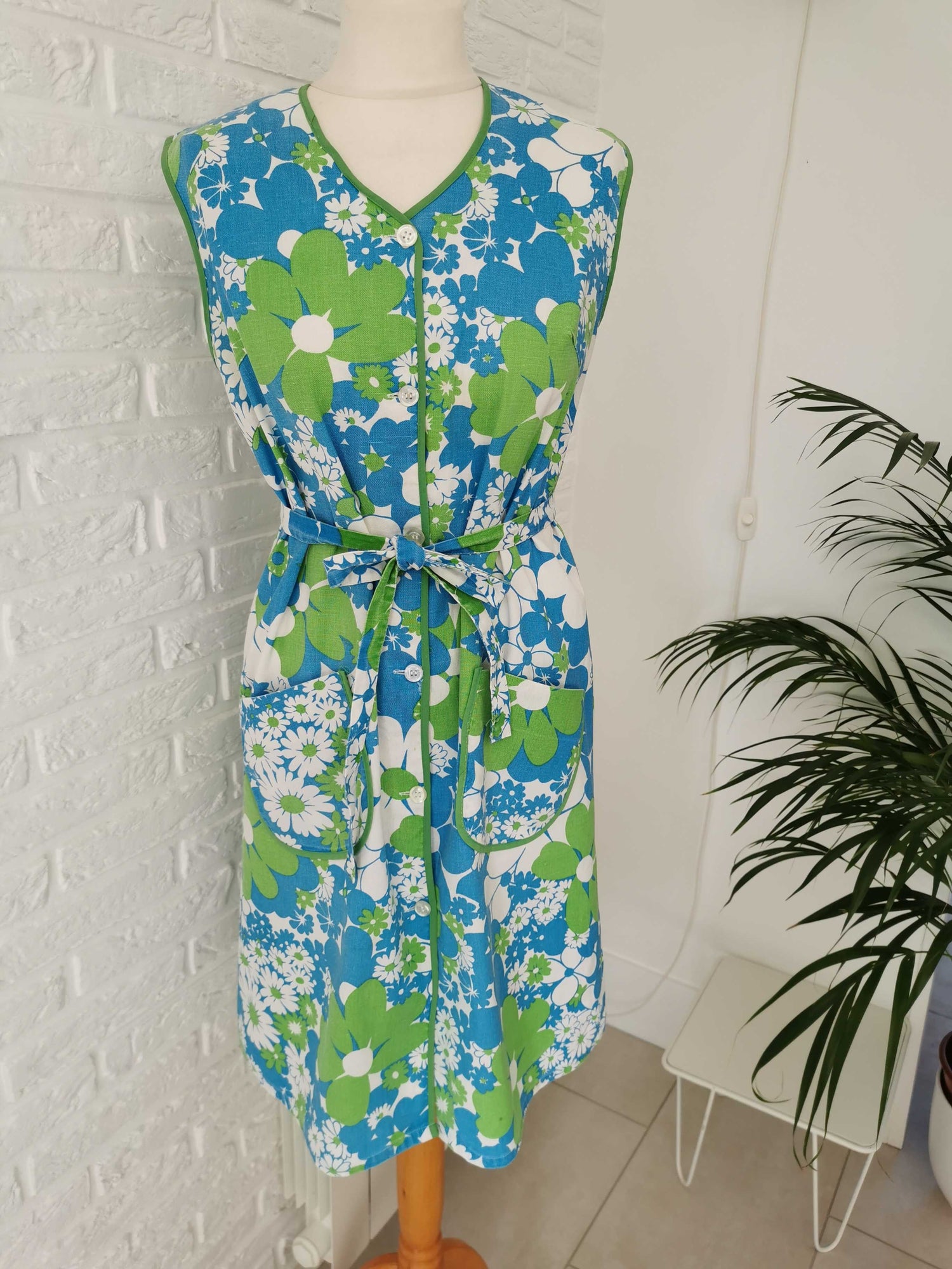 Button-up cotton dress