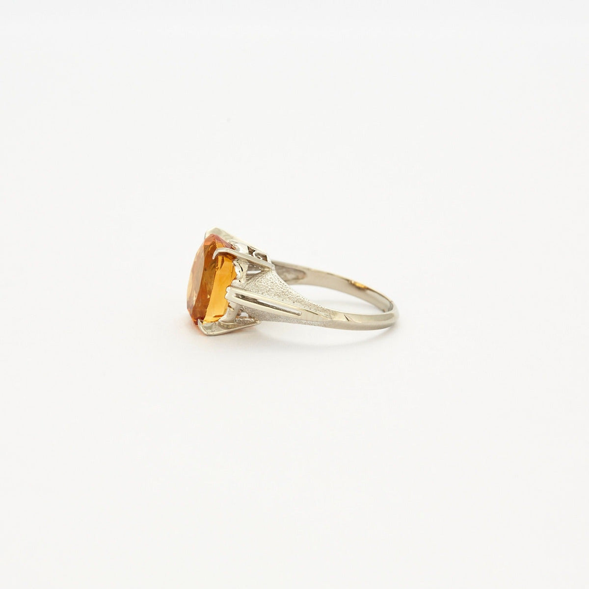 Bague en or gris et citrine