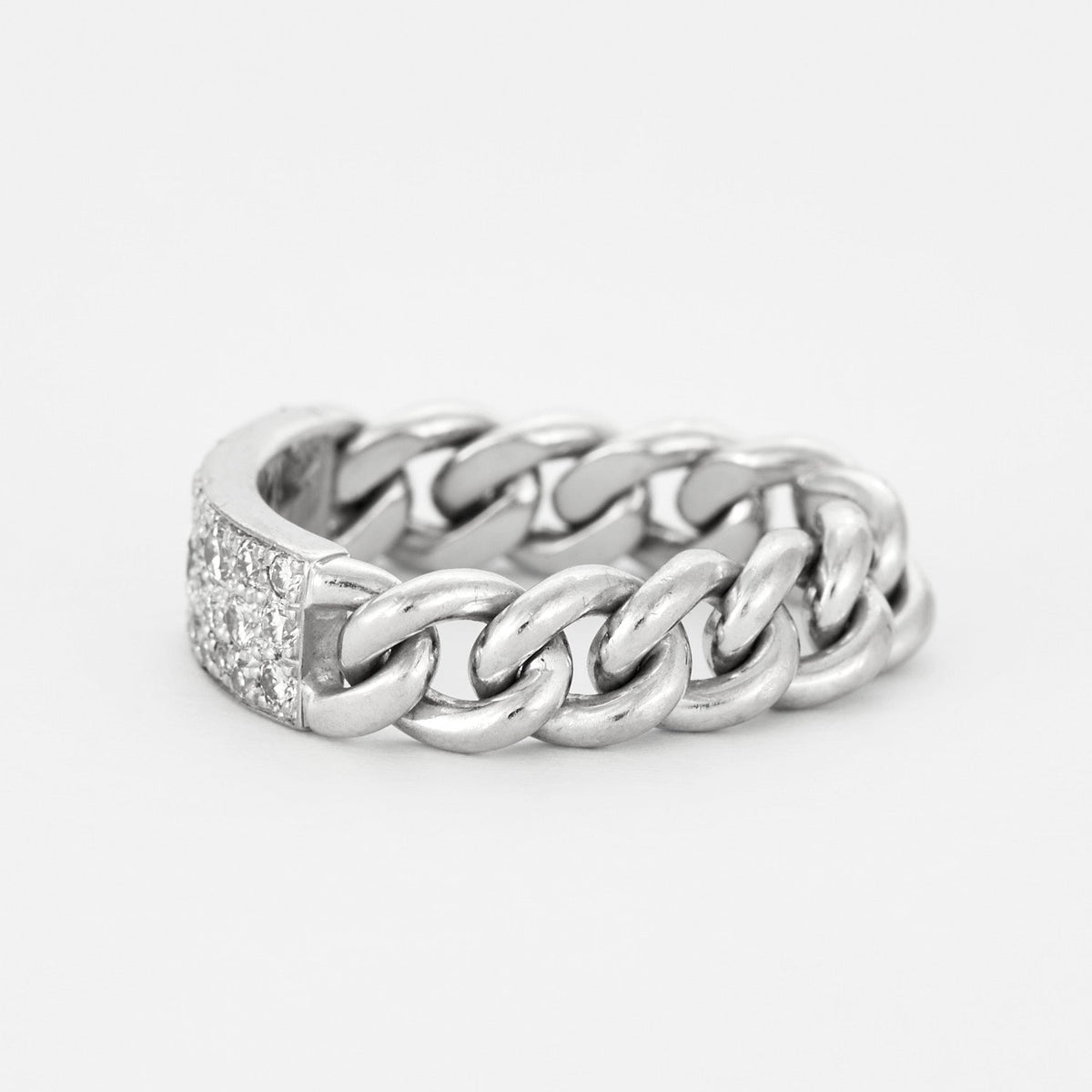 DIOR - Bague  "Gourmette", or gris et diamants.