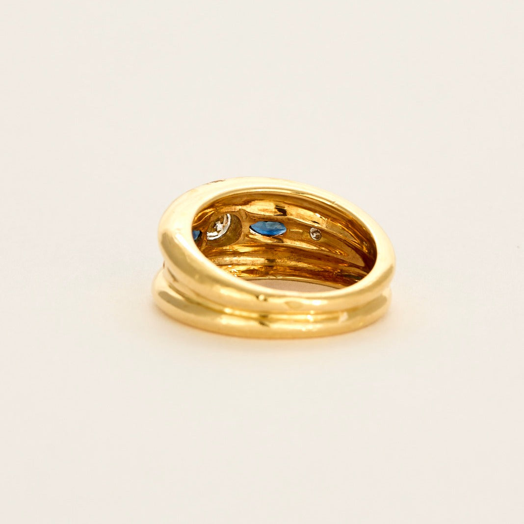 Bague en or jaune, saphir et diamants
