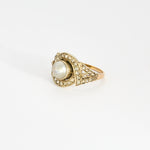 Bague Art déco, deux ors, perle bouton et diamants