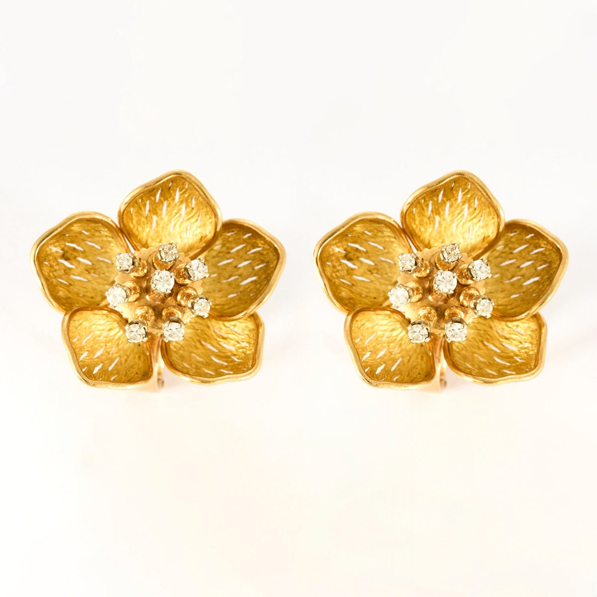 Parure florale - Broche et boucles d'oreilles or jaune, diamants