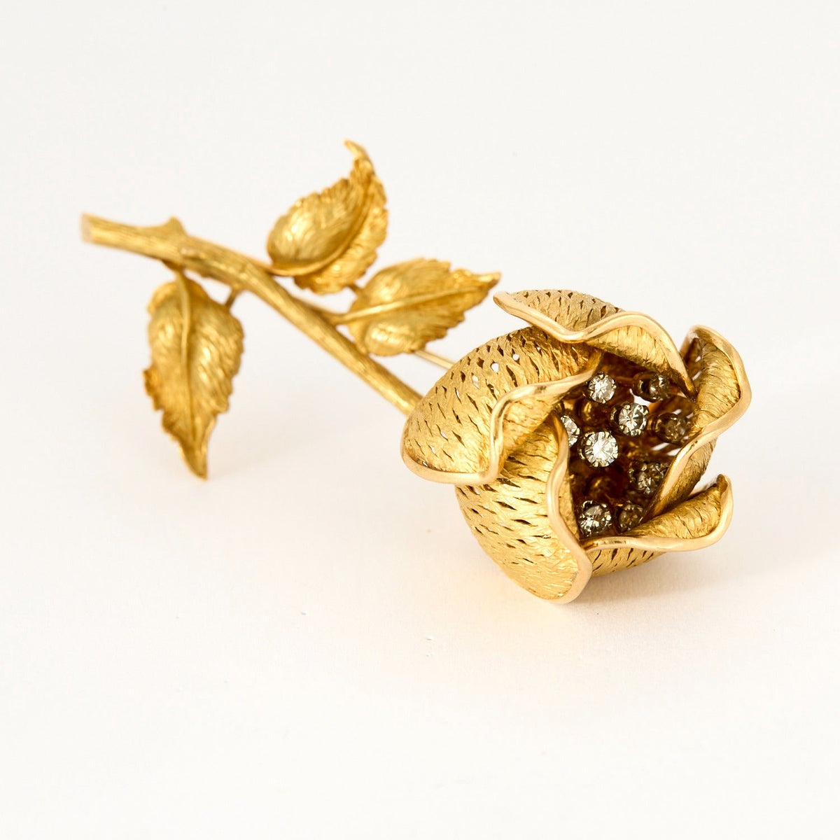 Parure florale - Broche et boucles d'oreilles or jaune, diamants