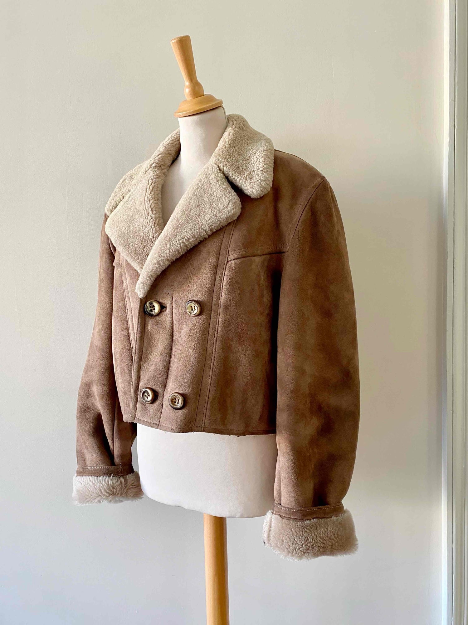 Manteau en peau lainée
