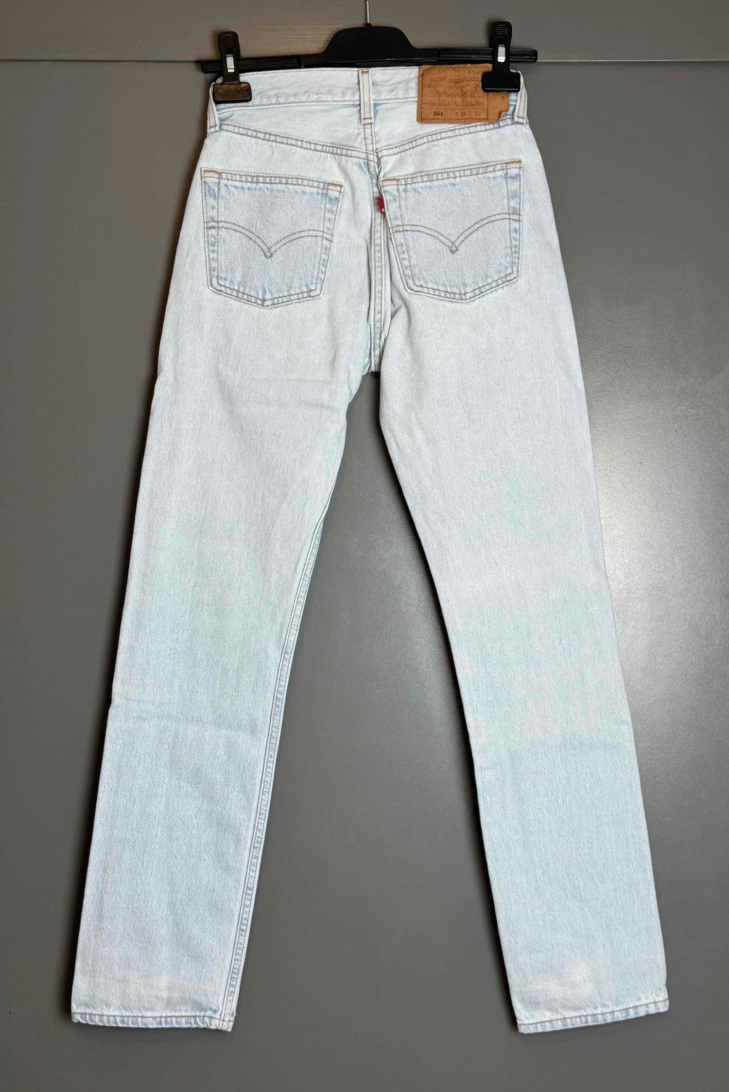 Jean Levi's 501 W26 L32
