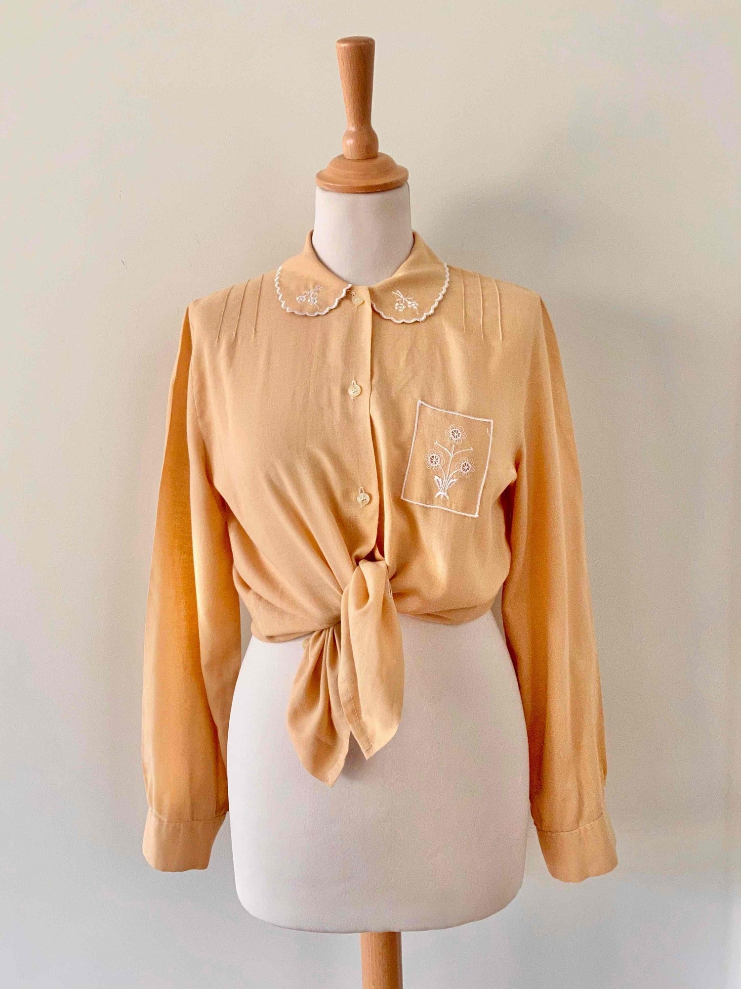Blouse brodée