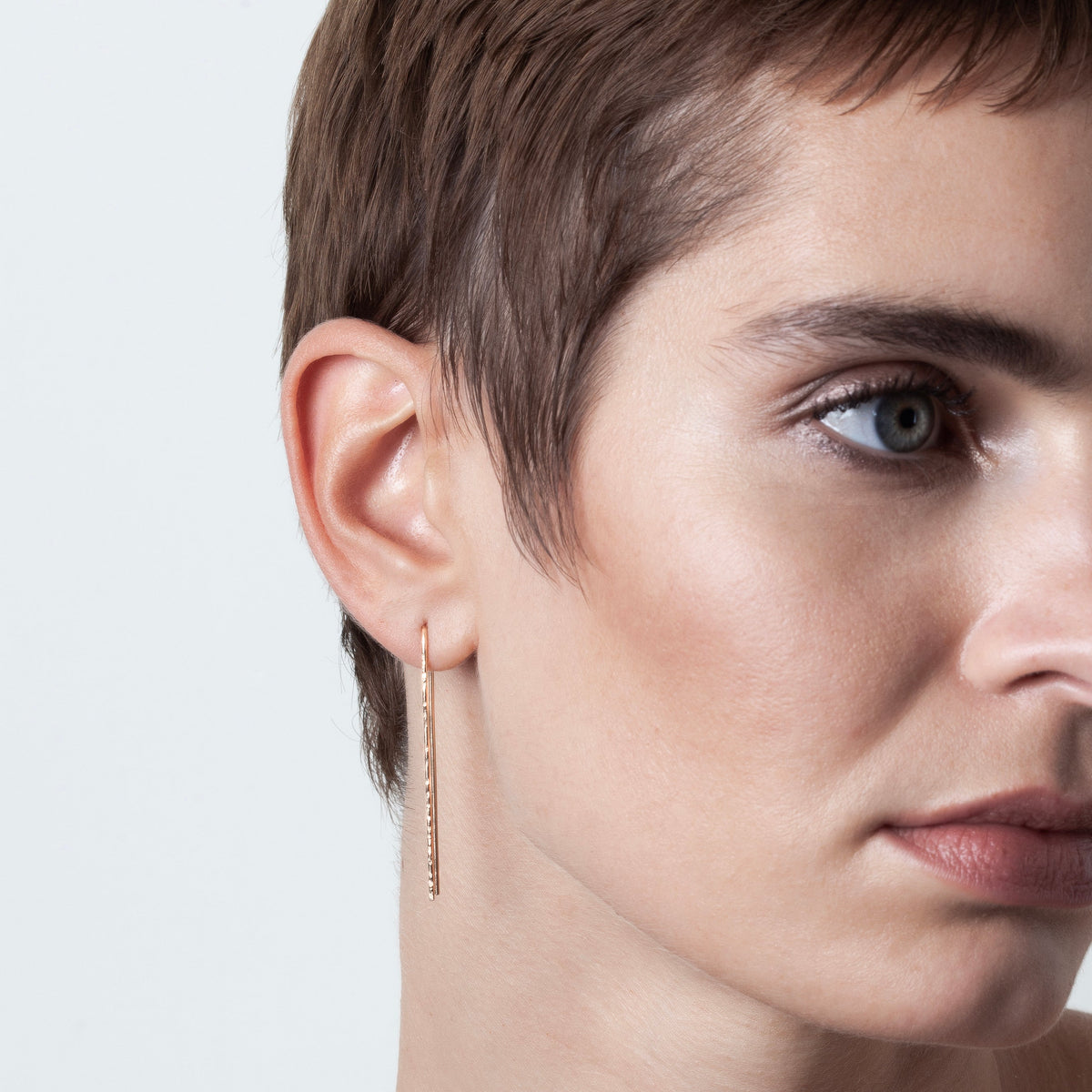 Boucle d'Oreille U Daphné Martelée — cadeau idéal personnalisable