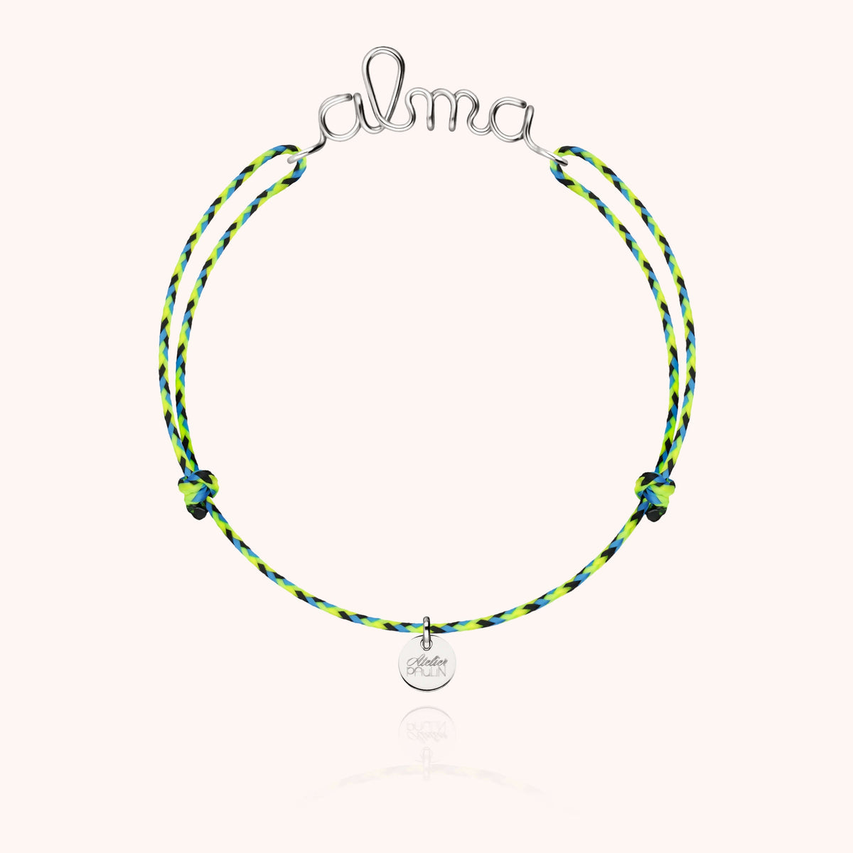 Bracelet Cordon Slim Knot Personnalisé — gros plan sur le fermoir, argent sterling 925