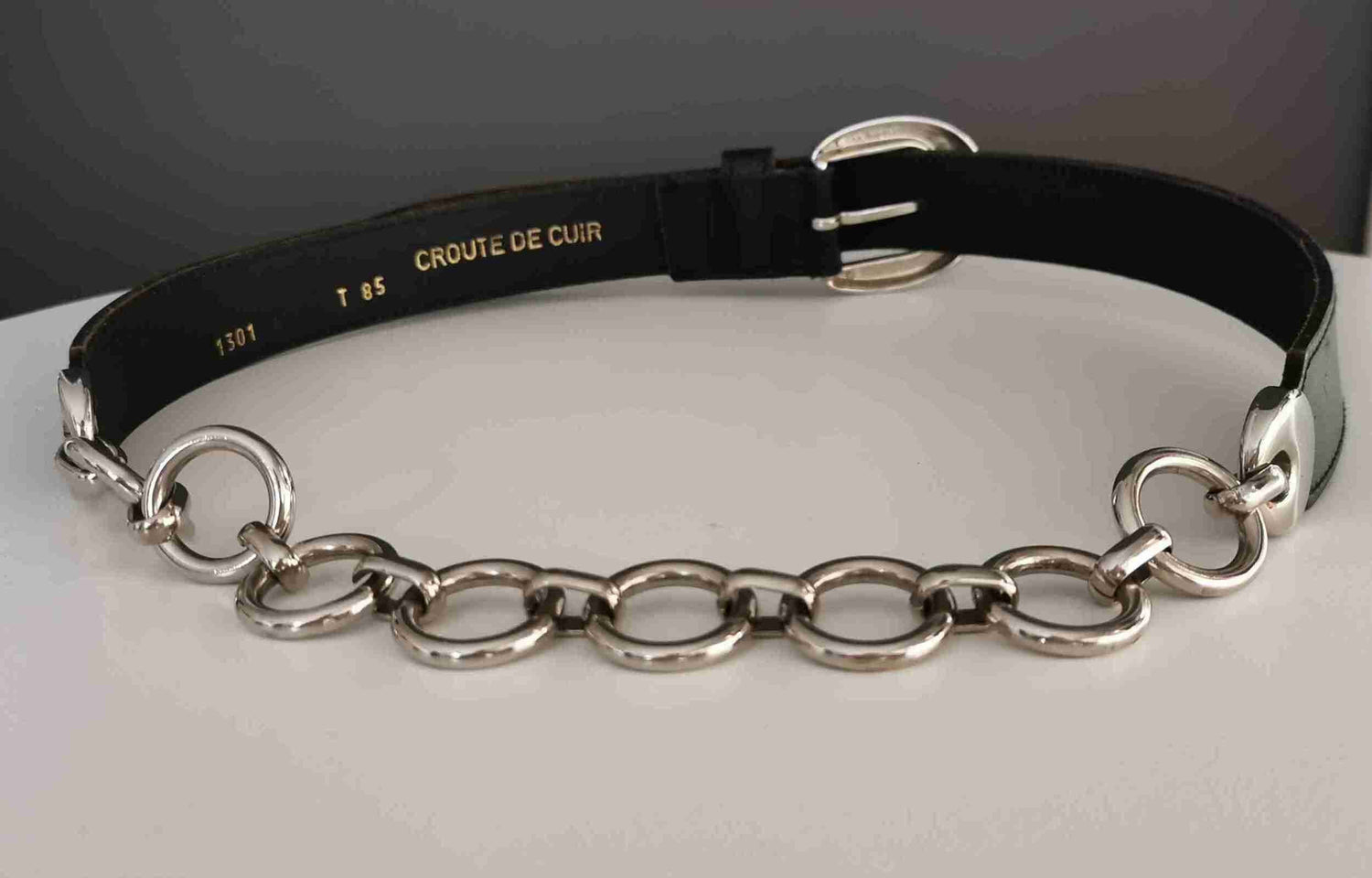 Ceinture en cuir et chaîne