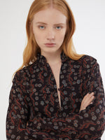 HANDMADE, HANDMADE IN INDIA, MADE IN INDIA, 100% SILK, BLOCK PRINT, ARTISANAL PRINTING, FATTO A MANO, PIGIAMA LOOK, PANTALONI DI COTONE, PANTALONI ESTIVI, SUMMER PANTS, SUMMER SET, COTTON SET, COTTON SHIRT, CAMICIA DI COTONE, COLLO ALLA COREANA, MANDARIN COLLAR SHIRT, FABRIC TOGGLE BUTTONS, BOTTONI DI TESSUTO