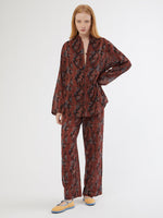 HANDMADE, HANDMADE IN INDIA, MADE IN INDIA, 100% SILK, BLOCK PRINT, ARTISANAL PRINTING, FATTO A MANO, PIGIAMA LOOK, PANTALONI DI COTONE, PANTALONI ESTIVI, SUMMER PANTS, SUMMER SET, COTTON SET, COTTON SHIRT, CAMICIA DI COTONE, COLLO ALLA COREANA, MANDARIN COLLAR SHIRT, FABRIC TOGGLE BUTTONS, BOTTONI DI TESSUTO