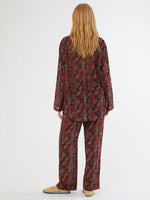 HANDMADE, HANDMADE IN INDIA, MADE IN INDIA, 100% SILK, BLOCK PRINT, ARTISANAL PRINTING, FATTO A MANO, PIGIAMA LOOK, PANTALONI DI COTONE, PANTALONI ESTIVI, SUMMER PANTS, SUMMER SET, COTTON SET, COTTON SHIRT, CAMICIA DI COTONE, COLLO ALLA COREANA, MANDARIN COLLAR SHIRT, FABRIC TOGGLE BUTTONS, BOTTONI DI TESSUTO