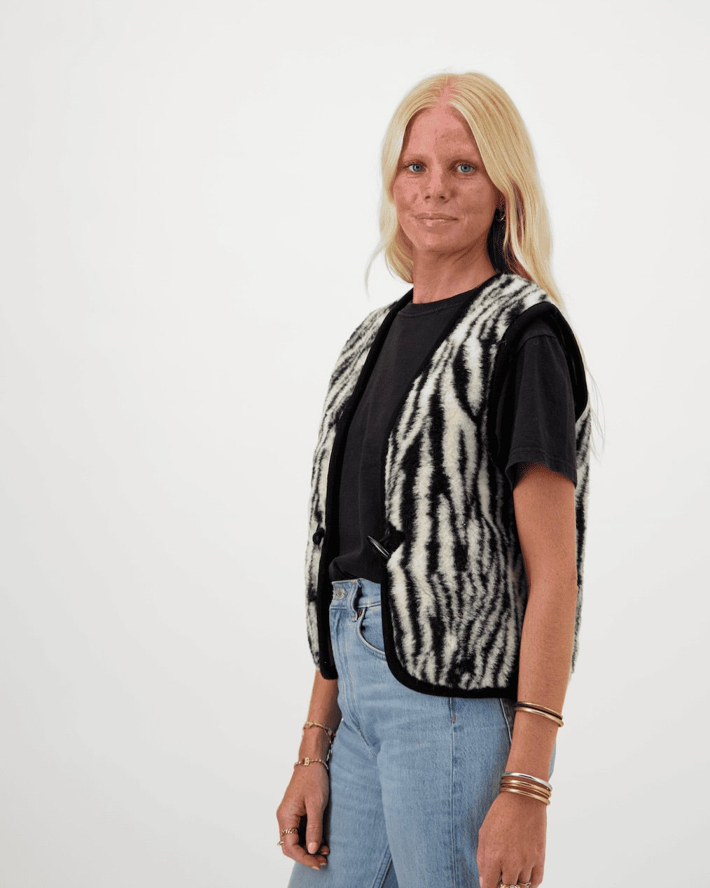 Gilet_sans_manche_mouton_femme_zebra_studio