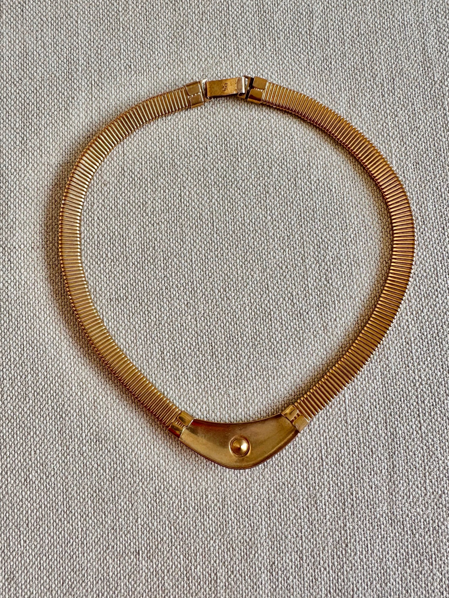 Collier Plastron