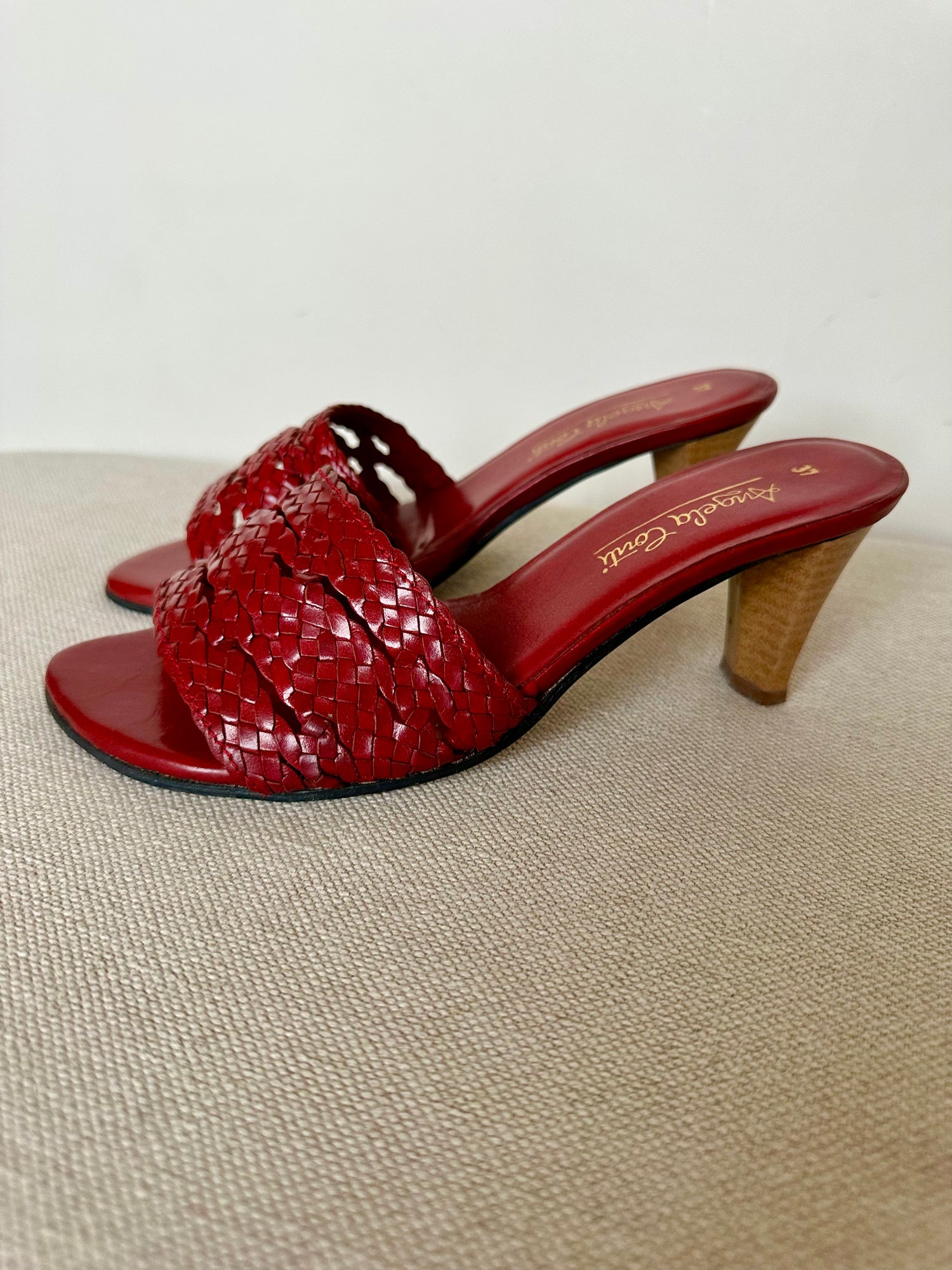 Mules en cuir tressée